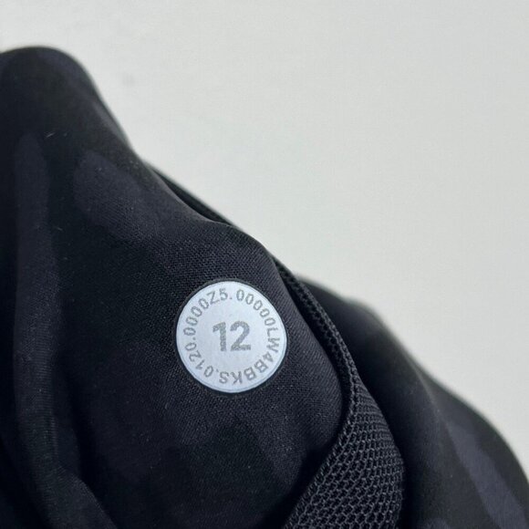 Lululemon Mist Over Windbreaker Formation Camo Deep Coal Multi - Picture 8 of 9